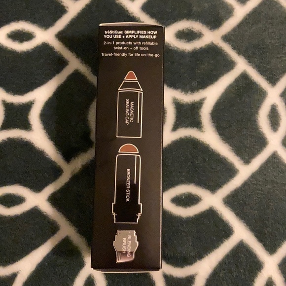 Contour - Picture 3 of 4